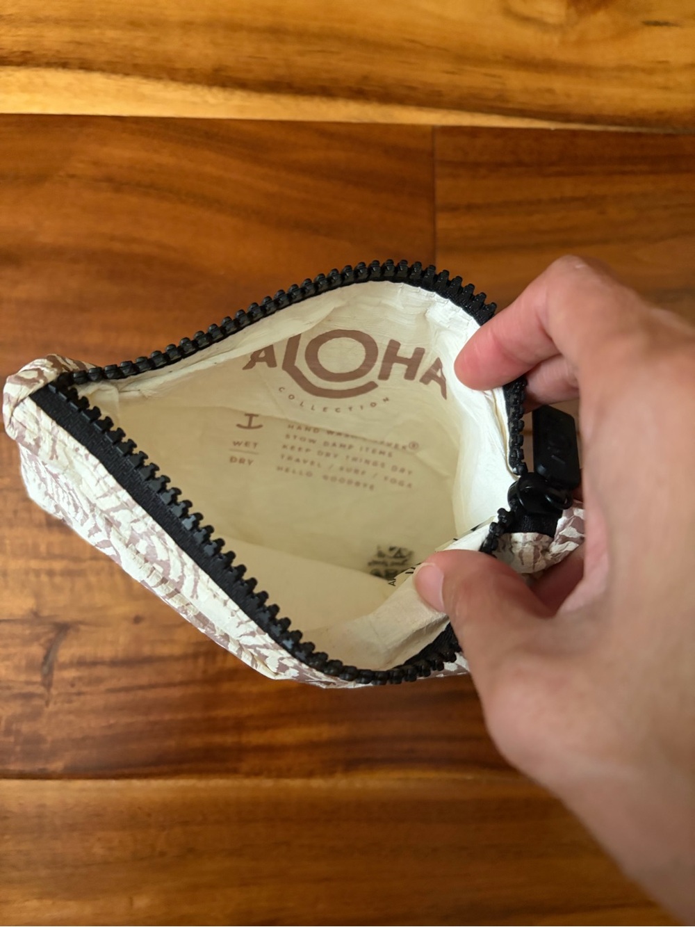 ALOHA Collection Shell-Print Mini Pouch RARE! - Picture 4 of 7